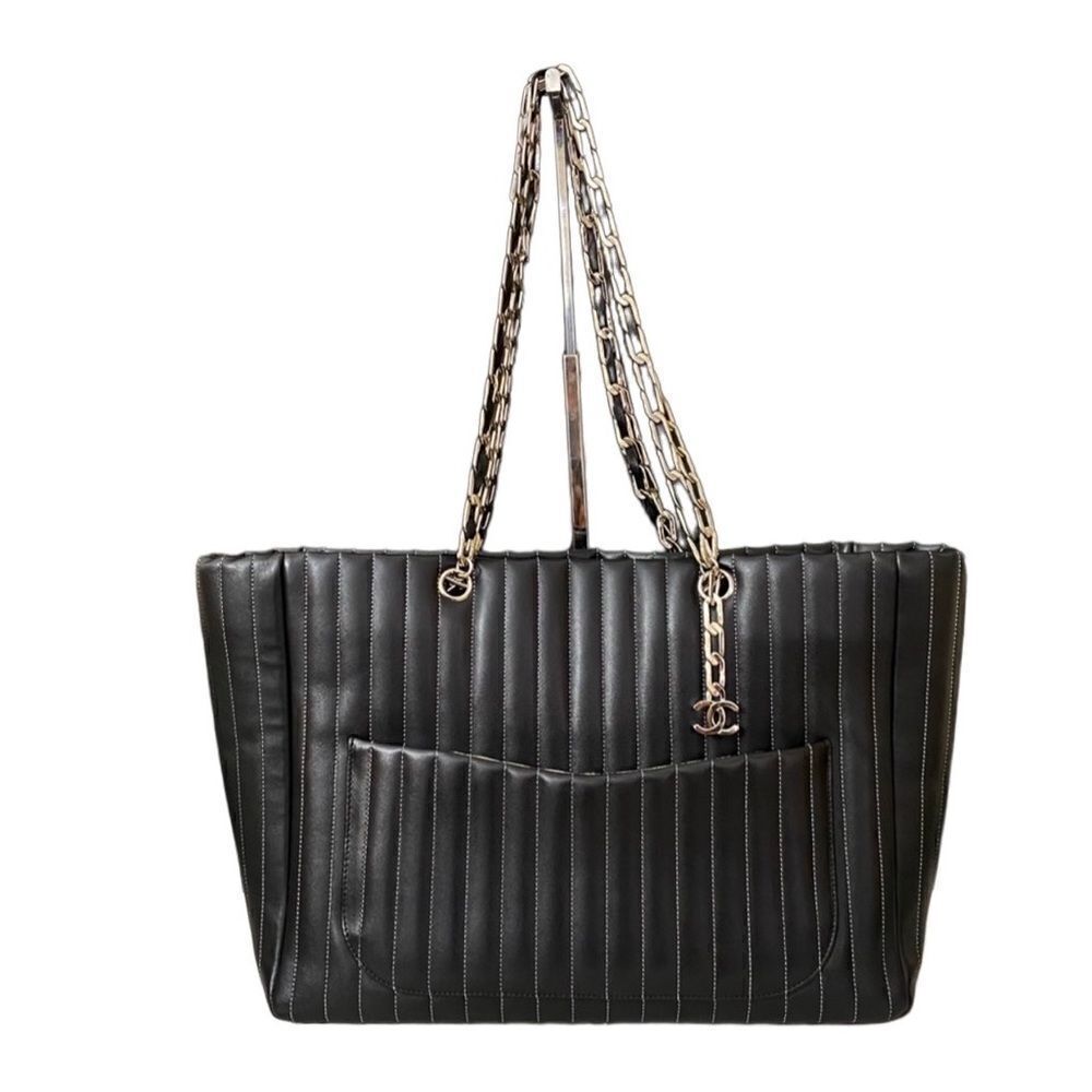 CHANEL “Rare“ CC Mademoiselle Leather Tote Bag 💼 Black